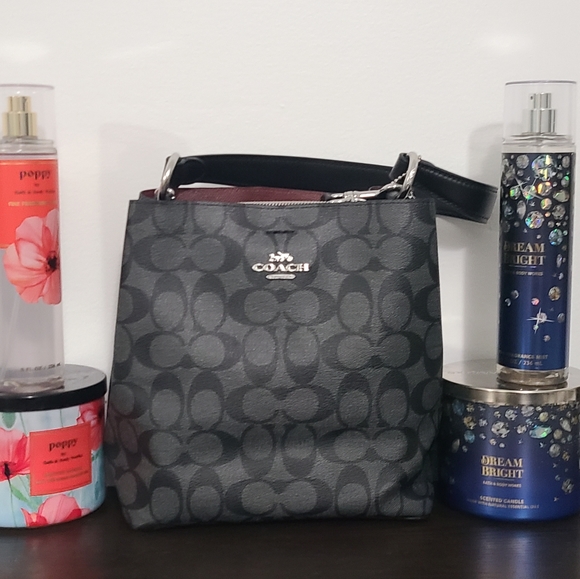 Authentic Purses - Picture 4 of 4